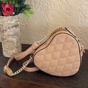 🔹 Heart shape crossbody purse 🔹